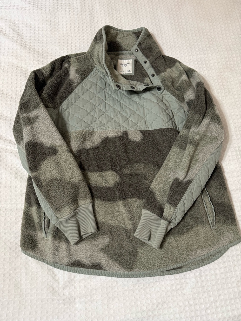 Abercrombie & Fitch Olive Green Camo Quilted-Fleece Pullover